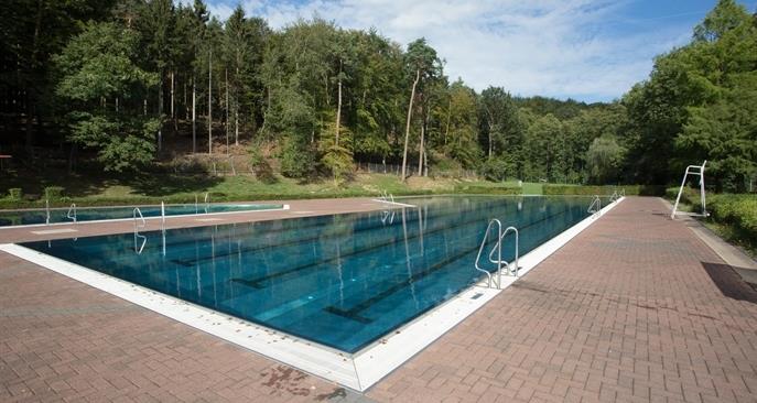 Freibad Milchborntal Freizeit- und Hallenbad wichtige Adressen im Bergischen Land