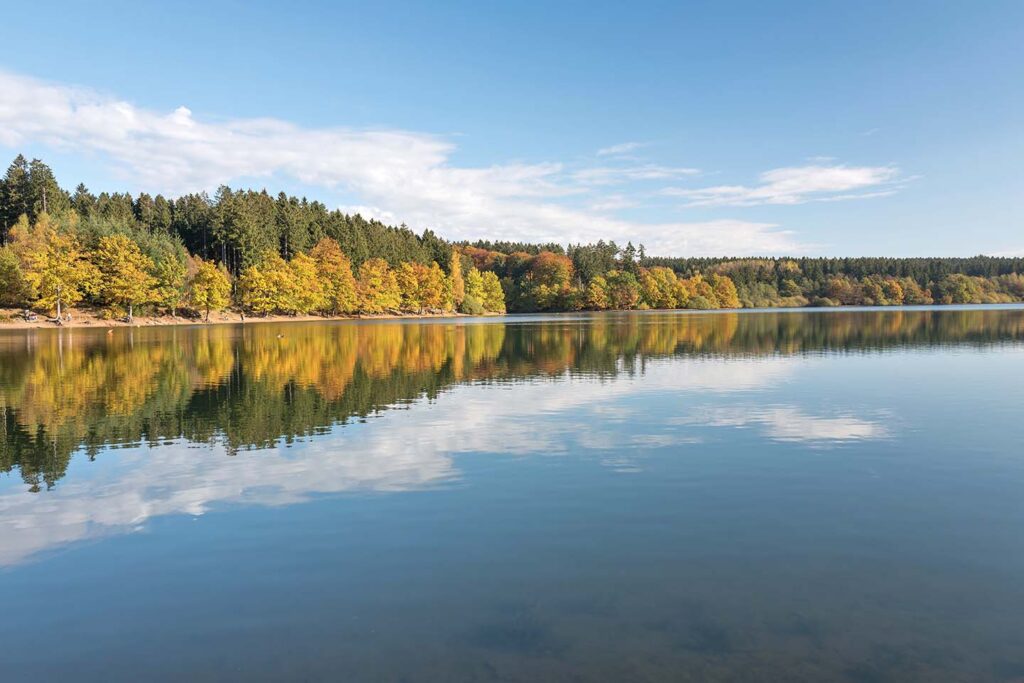 Brucher Talsperre bei Marienheide im Oberbergischen Land AdobeStock 125355912