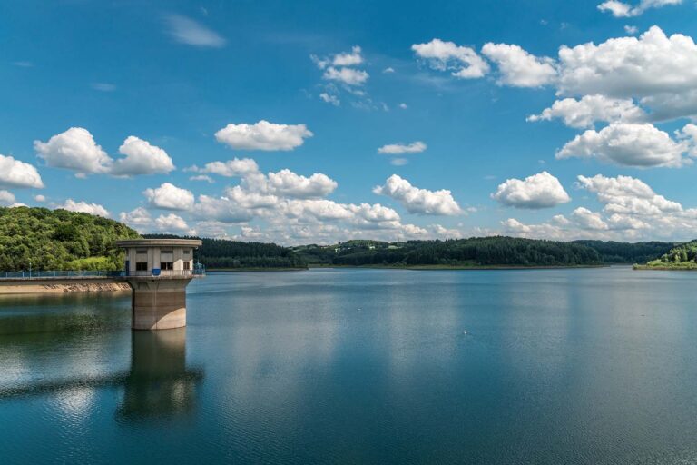 Dhuenntalsperre AdobeStock 168994047